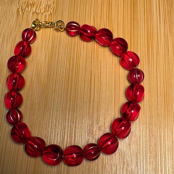 Handmade Elegant Red and Gold Beaded Bracelet - Picture 2 of 3